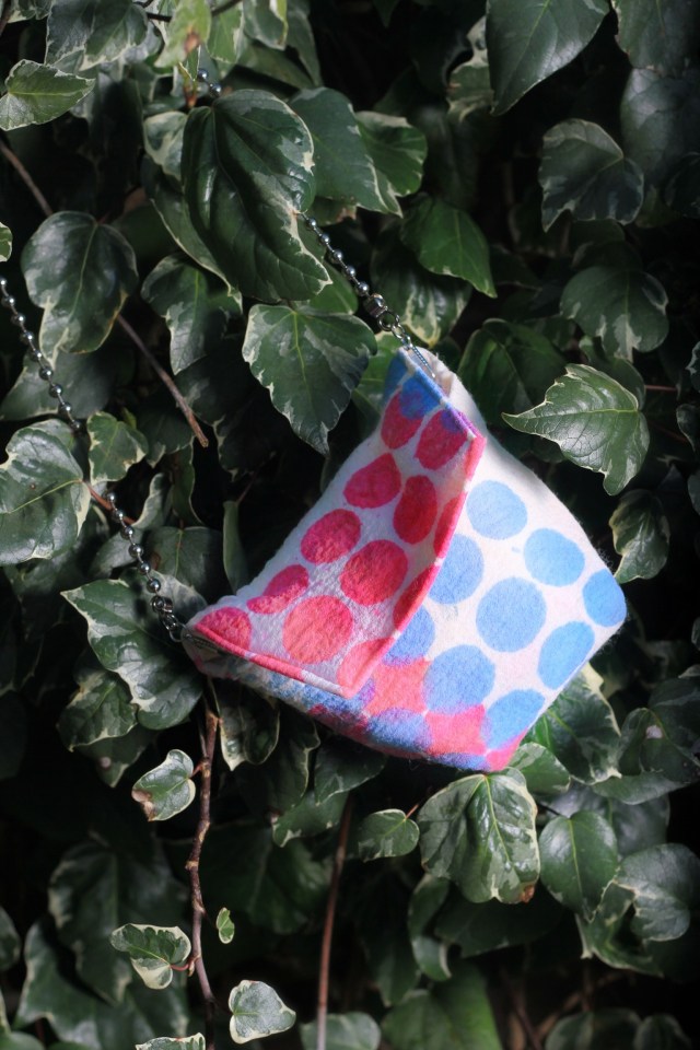 Using Origami folds with the Nunofelt techniques gives a multi comparmeted bag 